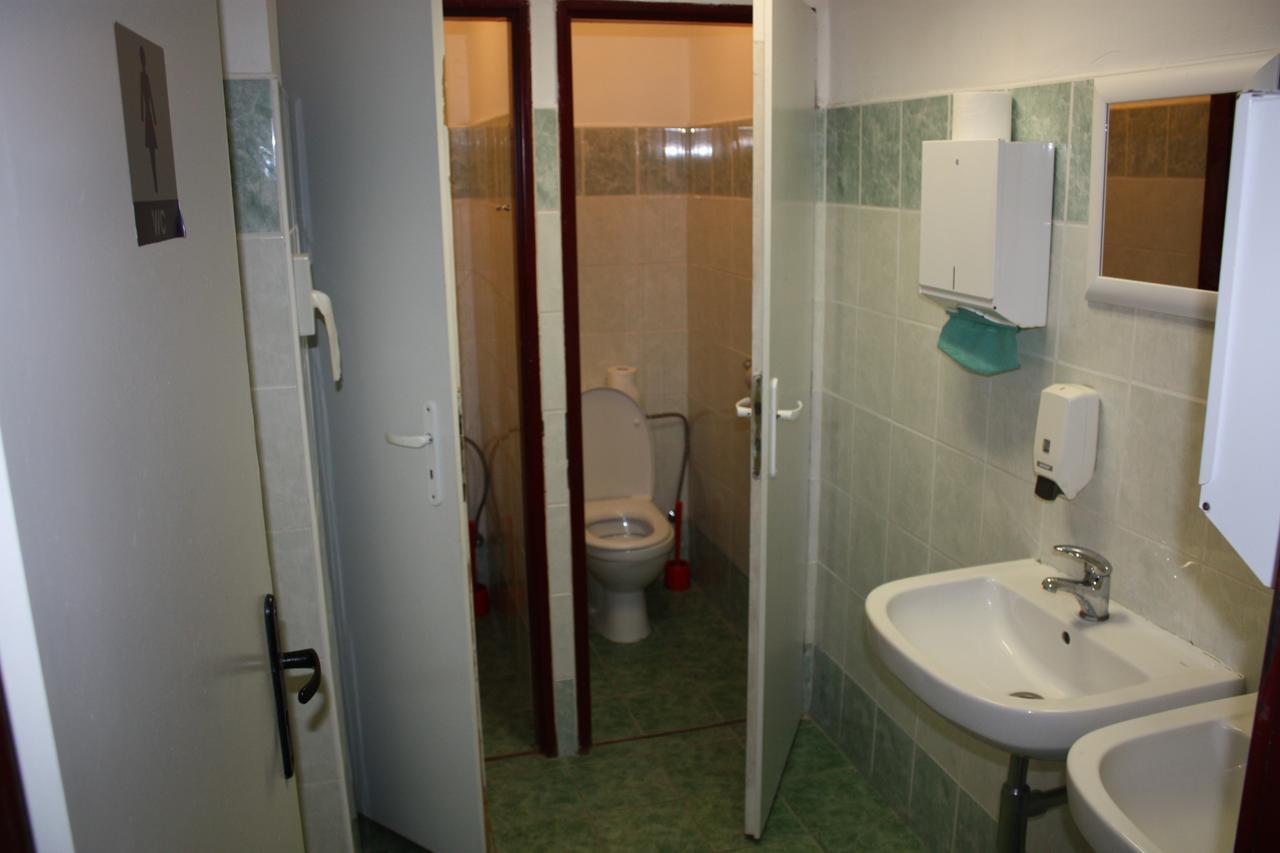 Sporthotel Bk Pod Lipou ロウドニツェ・ナト・ラベム エクステリア 写真